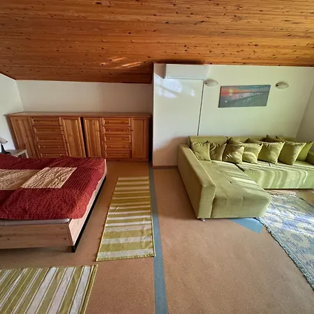 Maximiliyan 알베나