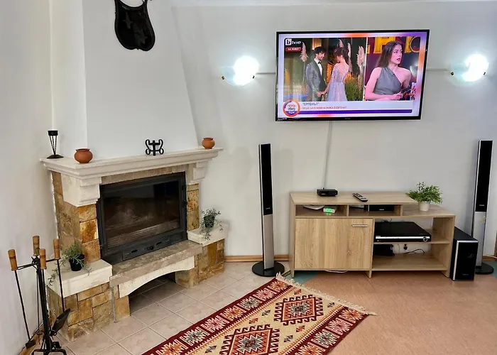 Maximiliyan 빌라 *