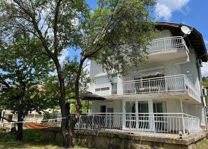 Maximiliyan 알베나