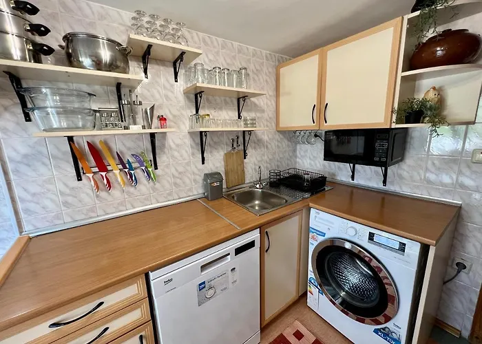 빌라 Maximiliyan 알베나