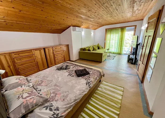 빌라 Maximiliyan 알베나