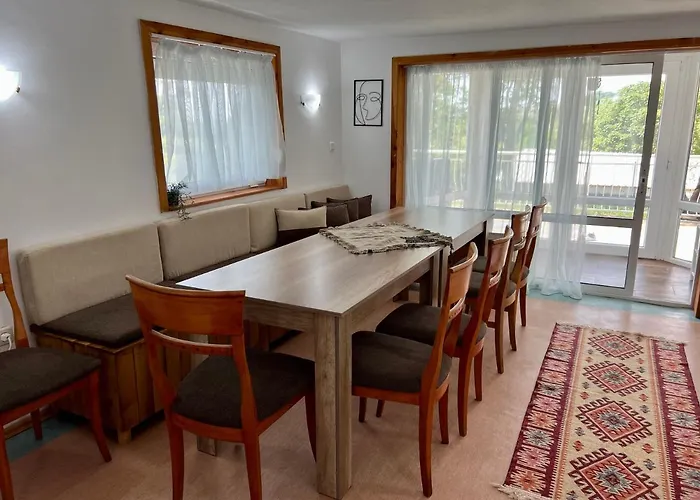 Maximiliyan 알베나