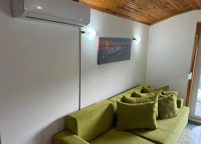 Maximiliyan 알베나