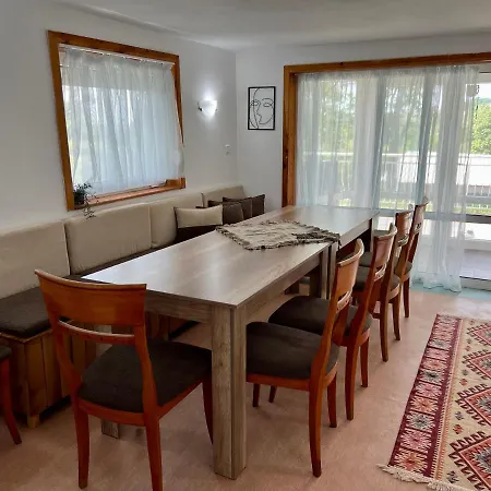 Maximiliyan Албена